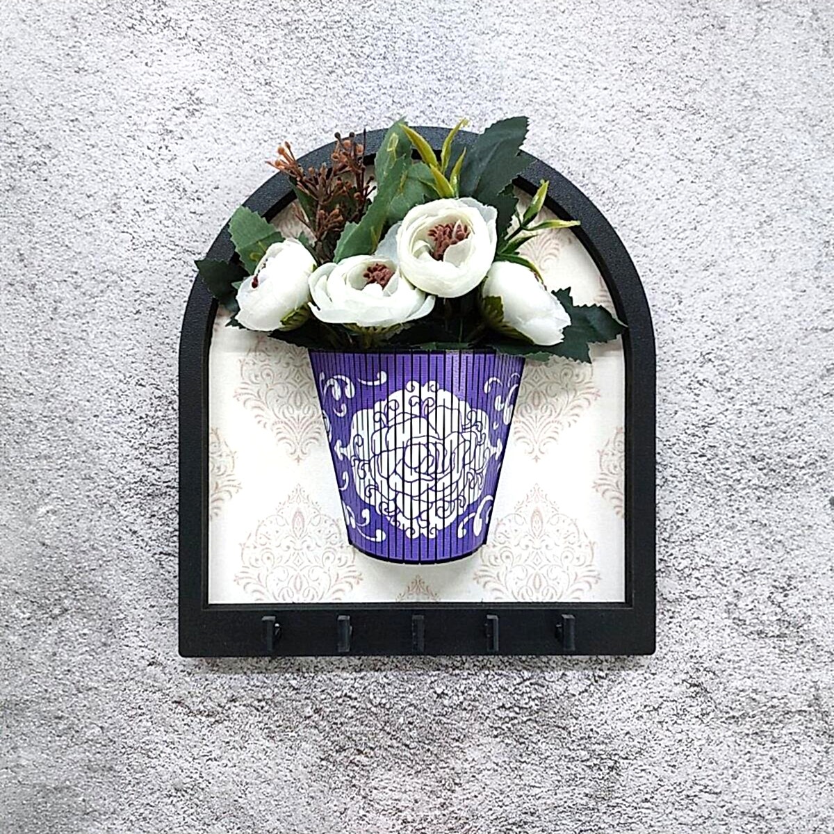 CajuArt Ahşap Motifli Mor Saksı İçinde Beyaz Yapay Çiçek Askılık Duvar Dekoru