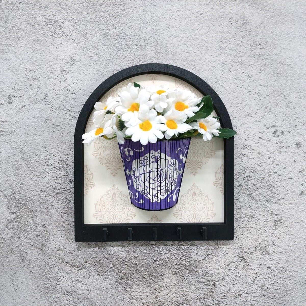 CajuArt Ahşap Motifli Mor Saksı İçinde Beyaz Yapay Papatyalar Askılık Duvar Dekoru