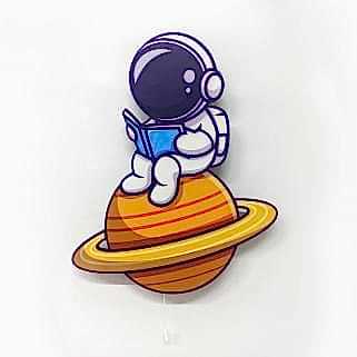 CajuArt Kitap Astronot Ahşap Led Işıklı Çocuk Odası Duvar Tablosu