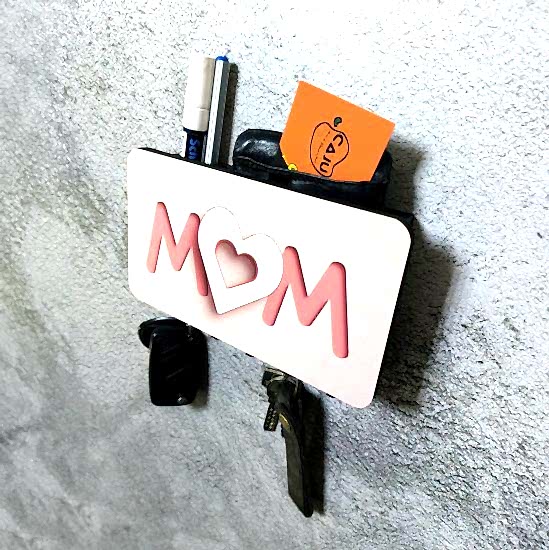 Pembe Kalpli Mom Yazılı Bölmeli Anahtarlık Dekor
